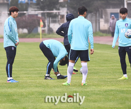 손흥민, 황희찬 합류!! 완전체 축구대표팀 오늘자 훈련 사진 | 인스티즈