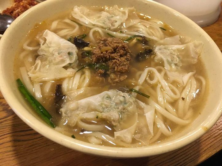 명동 맛집 하면 사람들이 제일 먼저 떠올린다는 명실상부 명동 원탑 음식점.jpg | 인스티즈