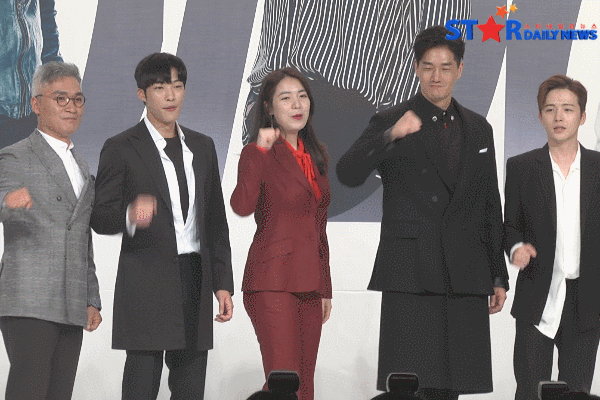 골격이 엄청 큰건 아닌데 실제로 보면 피지컬 좋아 보인다는 배우 | 인스티즈