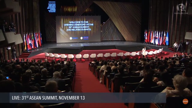 11/13 ASEAN 개막식에 참석한 문재인 대통령.jpg | 인스티즈