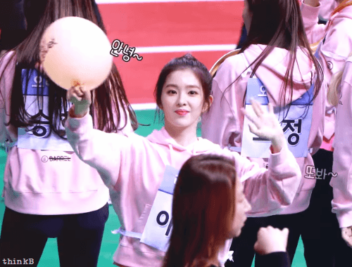 팬들 챙기는 아이린.gif | 인스티즈
