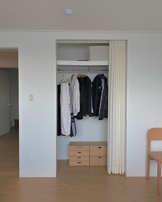 정리된 미니멀 옷장 | 인스티즈