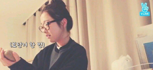 지하철 탔는데 옆자리에 본인 영상보는 시민을 만난 박보영.jpg | 인스티즈