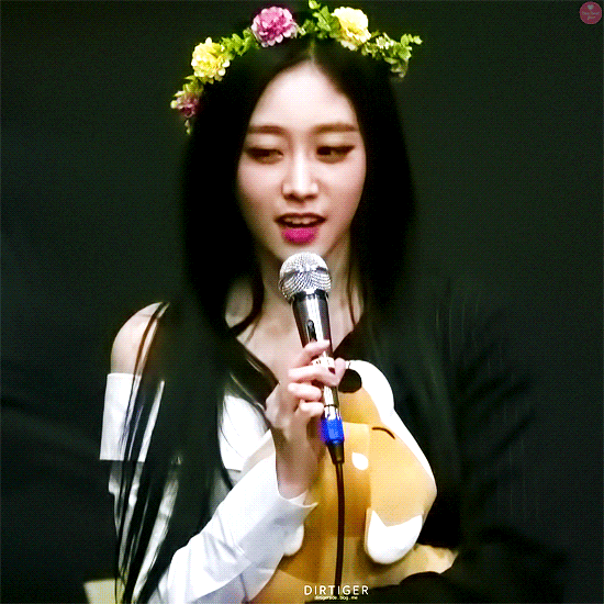 다시 흑발로 돌아온 러블리즈 지수.gif | 인스티즈