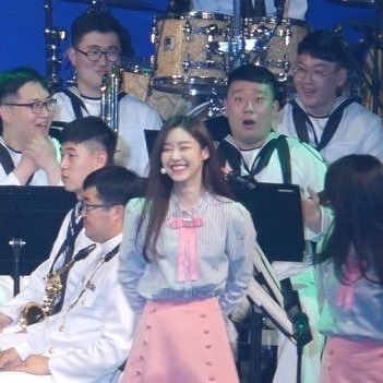 여돌을 가까이서본 군인.gif | 인스티즈