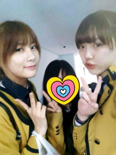 서로의 엉덩이를 내주고 마는 여자친구 예린과 에이핑크 하영.jpg | 인스티즈