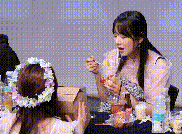 먹을거 앞에서 정신 놓는 설아 | 인스티즈