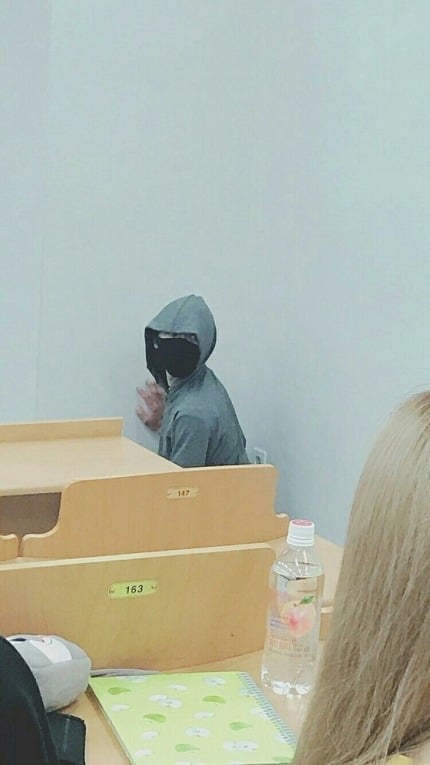 네 발로 기어 다닌다는 '여대 가마할아범' 목격담 SNS서 확산 | 인스티즈