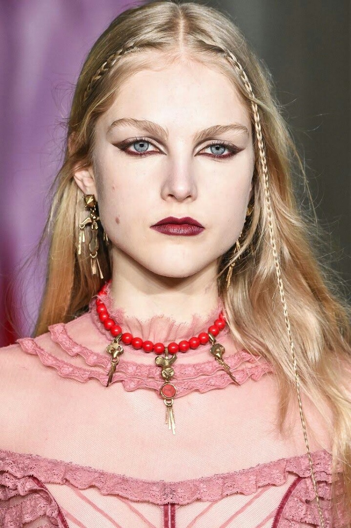 외국 잡지에서 패션위크를 통해 예측한 2017 가을&겨울 메이크업 트렌트 | 인스티즈