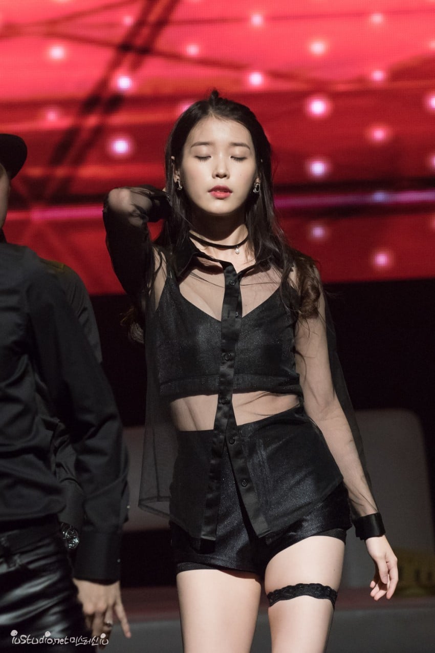 이제 섹시미까지 갖춘 농염한 아이유 (앞으로 섹시유라 불러야할듯).jpg | 인스티즈