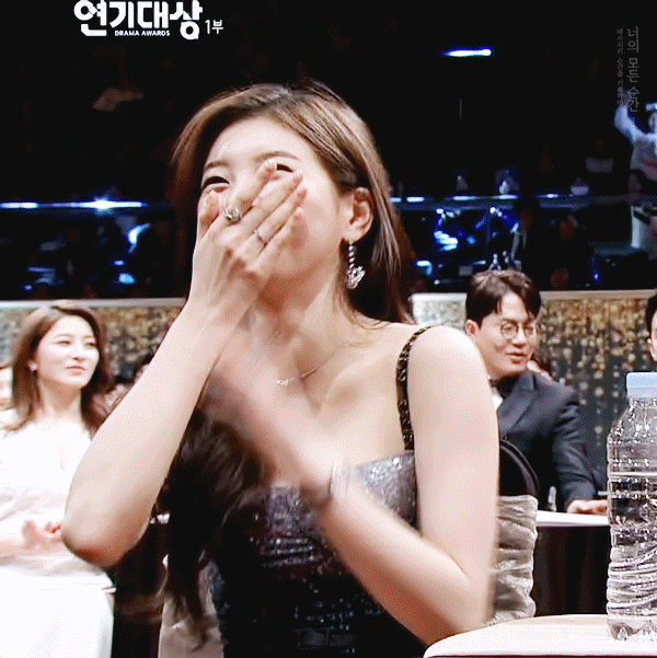 연기대상 아름다운 수지.gif | 인스티즈