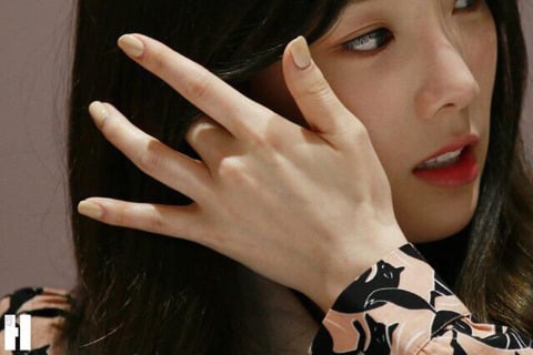 다이어트로 변화한 태연 손가락,수지 귀 | 인스티즈