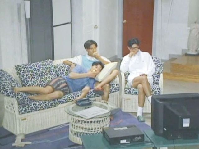 삼형제가 한 여자를 좋아하는데 이해가 되는 얼굴..ㄷㄷjpgif | 인스티즈