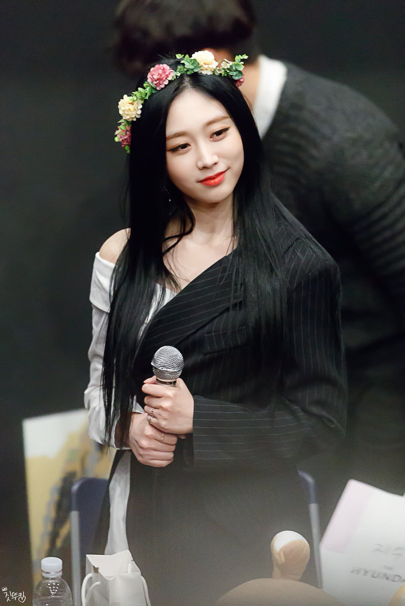 다시 흑발로 돌아온 러블리즈 지수.gif | 인스티즈