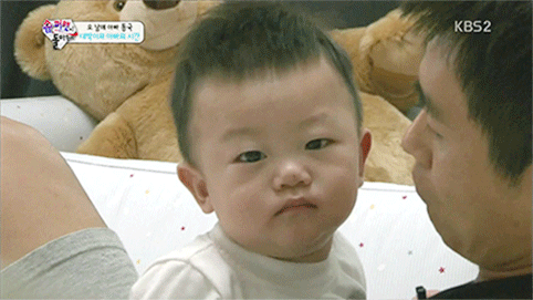 1년전과 비교해서 이목구비부터 인물나기 시작하는 대박이 gif | 인스티즈