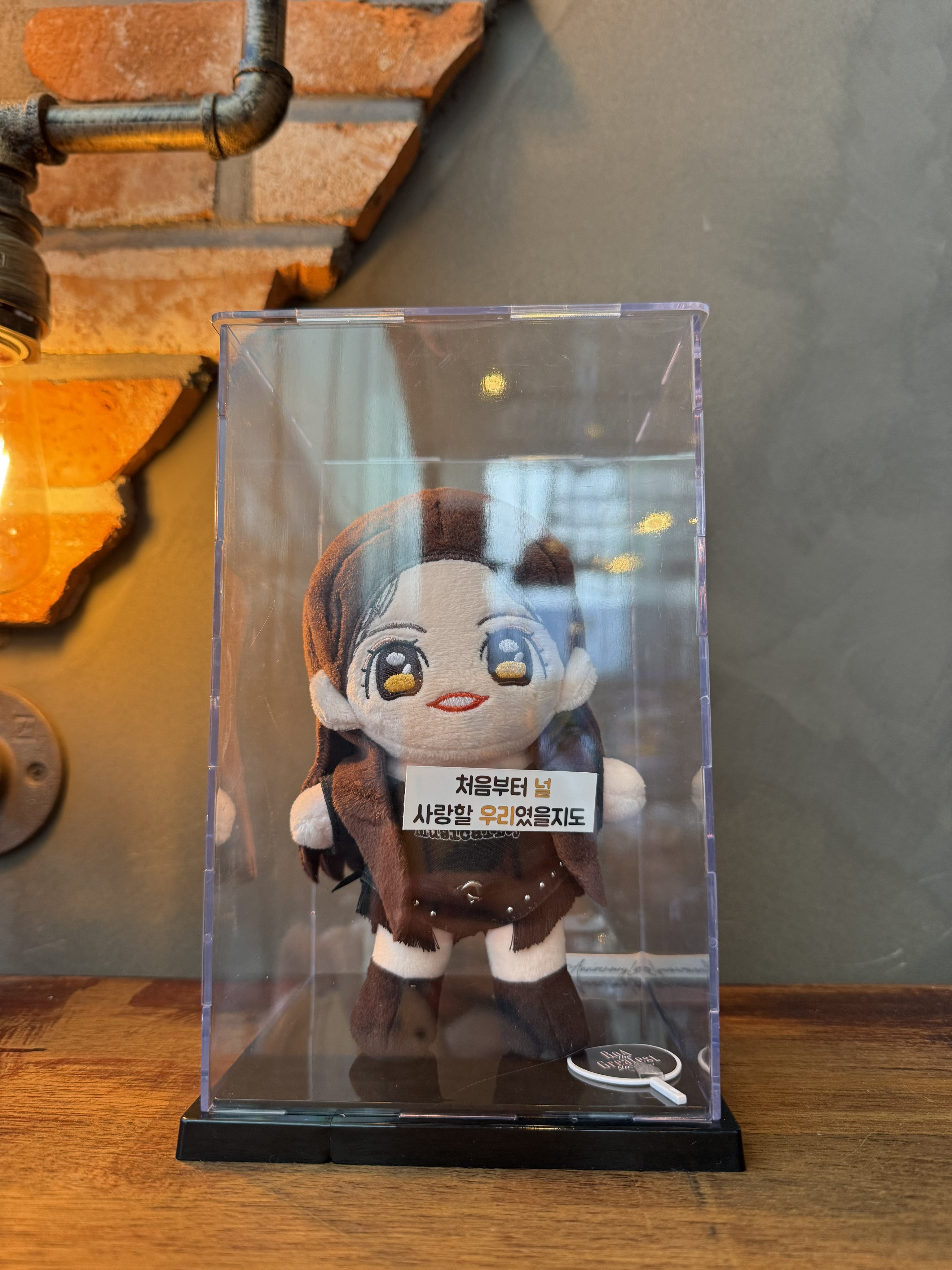 팬들이 준비한 보아 25주년 카페 내부.JPG | 인스티즈