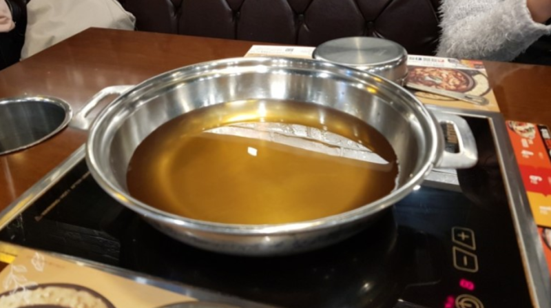 두끼 떡볶이 고인물들은 이걸로 육수함 | 인스티즈