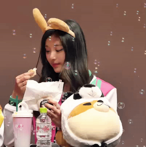 [트와이스] 빵먹고 기분이 좋은 쯔위 | 인스티즈
