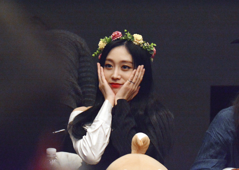 다시 흑발로 돌아온 러블리즈 지수.gif | 인스티즈