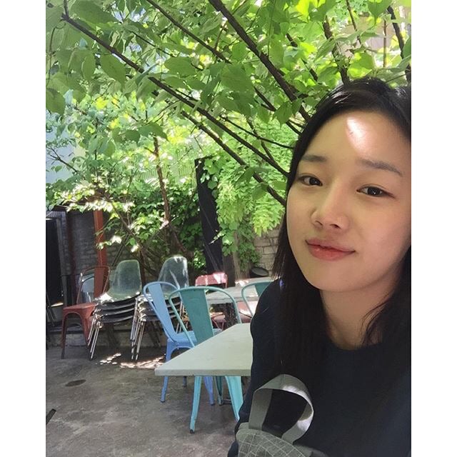 길거리에서 쉽게 볼 수 있는 훈녀같은 외모를 가진 여자배우.jpg | 인스티즈