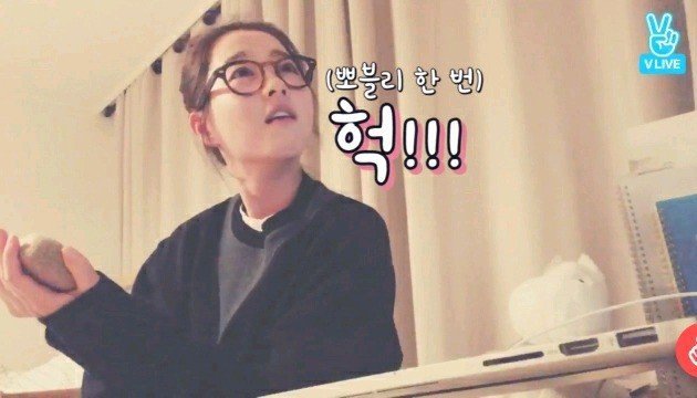 지하철 탔는데 옆자리에 본인 영상보는 시민을 만난 박보영.jpg | 인스티즈