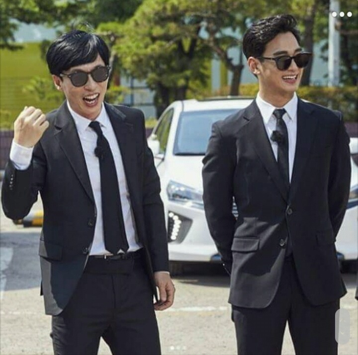 김수현-배정남 사이에서 안꿀리는 유재석 수트핏.jpg | 인스티즈