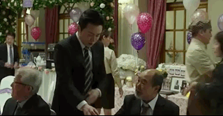 짝녀한테 까이고... 만년 백수인데 환갑잔치에서 마주쳤어요 ㅠㅠ.gif | 인스티즈
