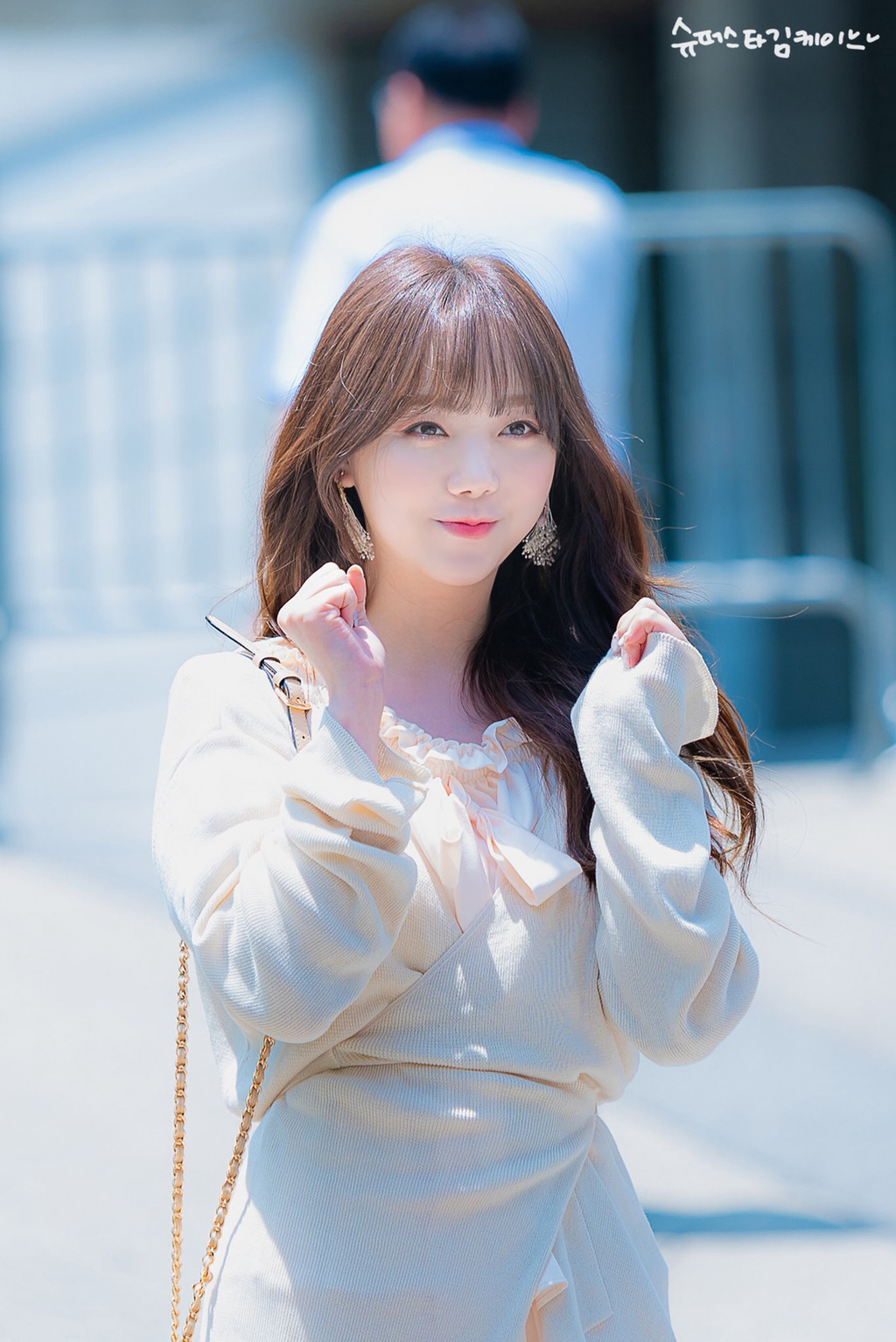 [러블리즈] 커피 한 잔 더 할까 생각 중이라서 케이 | 인스티즈