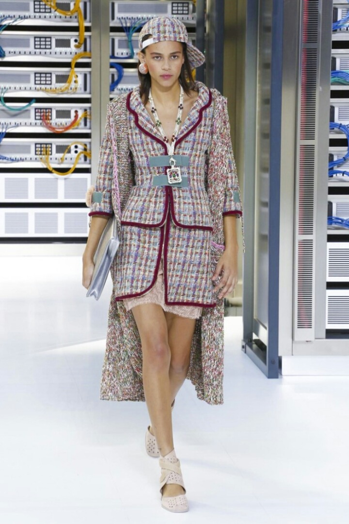 Chanel 샤넬 2017 SpringSummer RTW Paris | 인스티즈