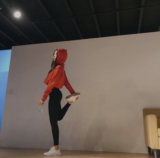 손나은 사복 | 인스티즈