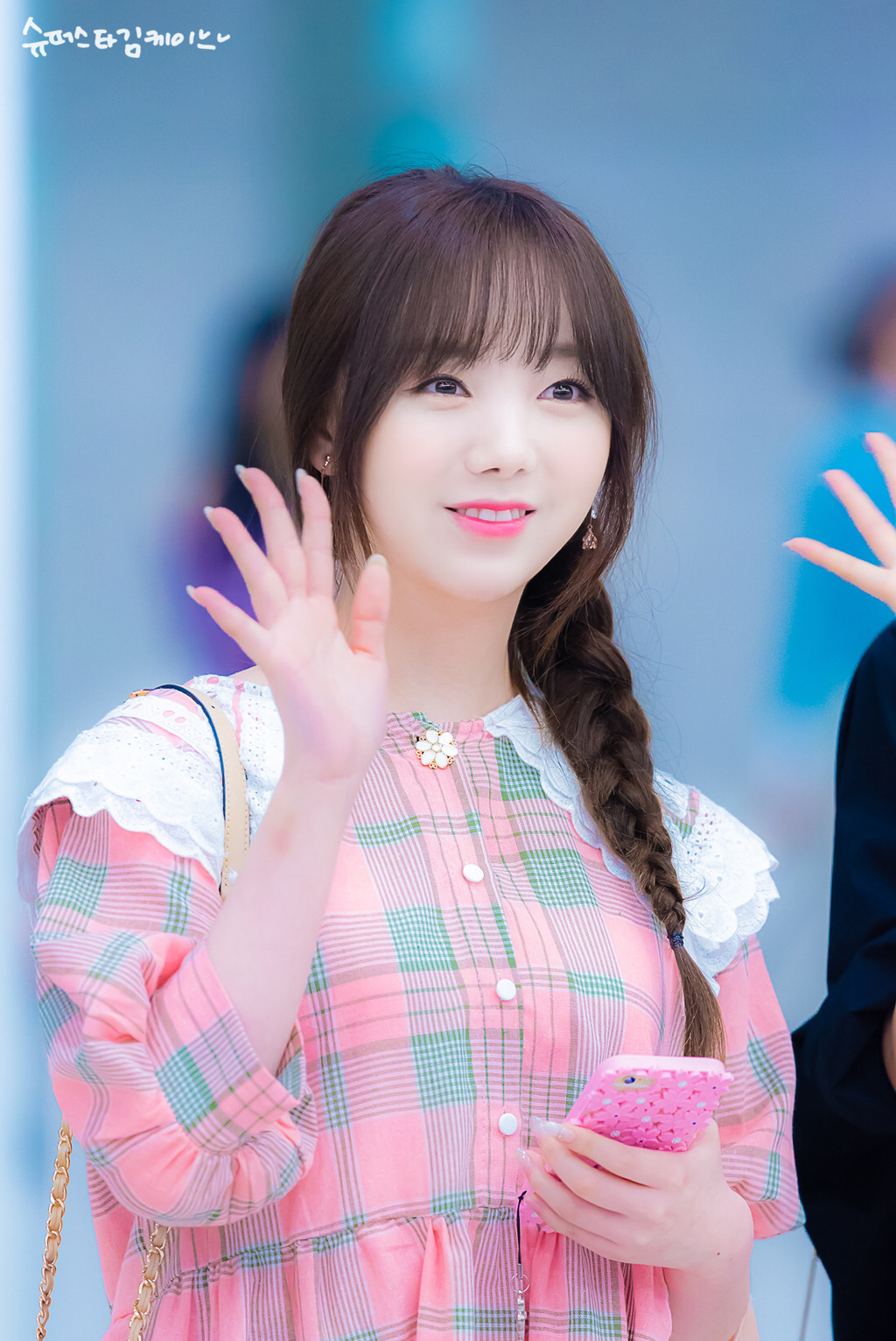 [러블리즈] 커피 한 잔 더 할까 생각 중이라서 케이 | 인스티즈