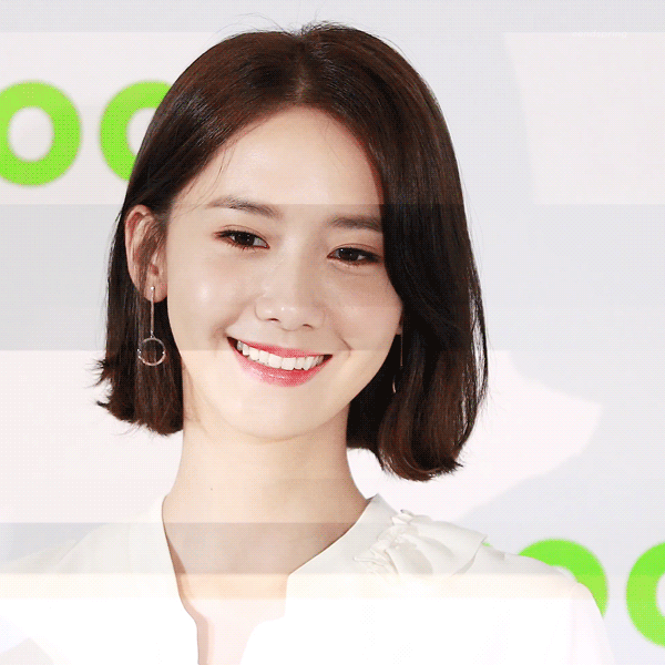 플래시 따위 이겨버리는 윤아.gif | 인스티즈