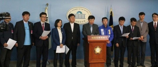 유시민 전비서실장과 정의당 당원 500여명 '문재인 지지선언 | 인스티즈