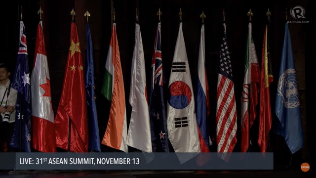 11/13 ASEAN 개막식에 참석한 문재인 대통령.jpg | 인스티즈