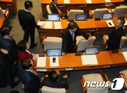 새누리당 찾아간 표창원 의원ㄷㄷㄷㄷ | 인스티즈