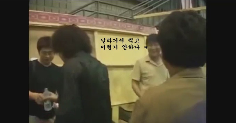 올드보이 촬영장와서 계속 깔짝대는 송강호 | 인스티즈