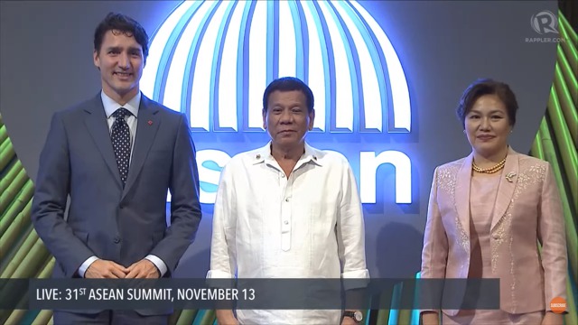 11/13 ASEAN 개막식에 참석한 문재인 대통령.jpg | 인스티즈