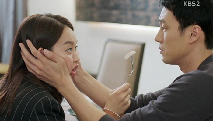손 큰 남자연예인들의 실감나는 손크기 비교짤ㄷㄷㄷ.jpg +추가 | 인스티즈