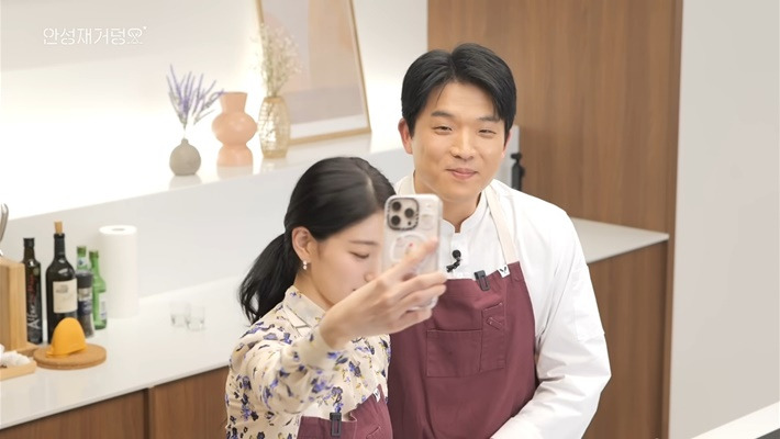 셀카 찍는 수지는 너무 ♥수지♥고... 안성재는 | 인스티즈