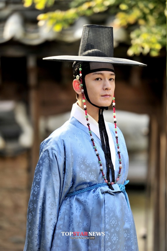 조선 시대, 시를 지으며 놀던 세 친구가 결국 서로의 추모시를 지어주며 끝나는 이야기 | 인스티즈