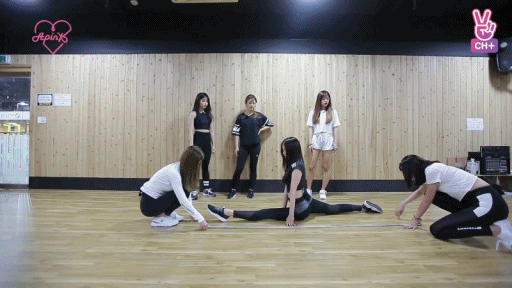 [에이핑크] 손나은 유연성 다리찢기.gif | 인스티즈