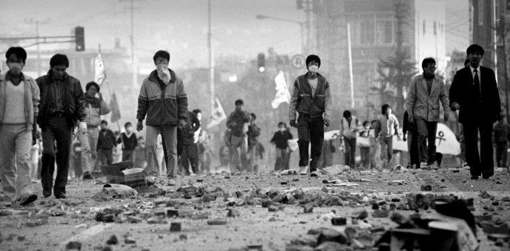 광주민주화운동은 폭동이야라고하는 일베충에게 논리적으로 반박할수있어? | 인스티즈