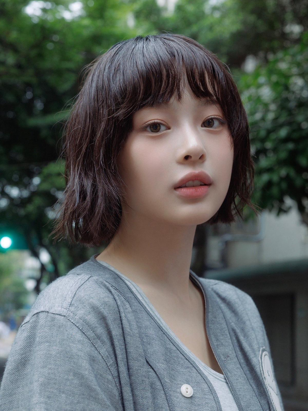 허리라인이 예쁘다는 단발 하니.gif | 인스티즈