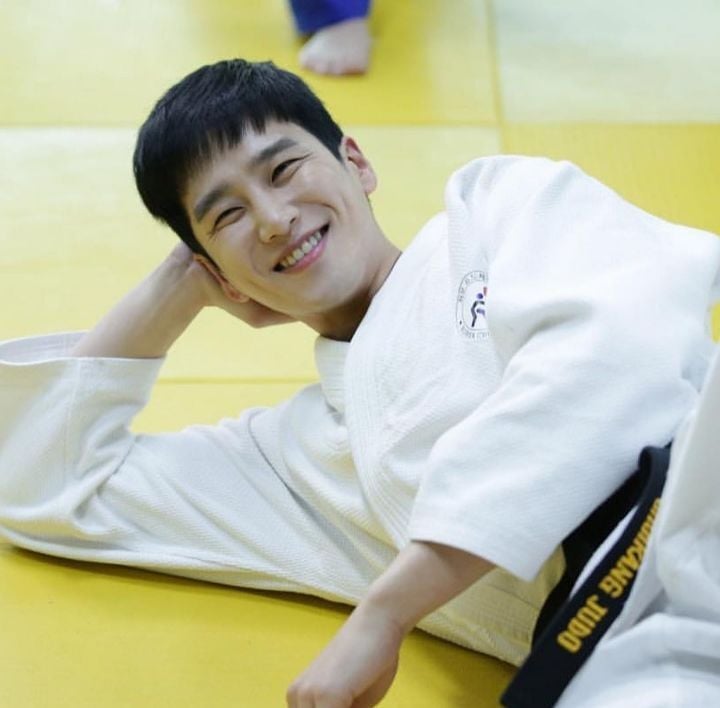 본인이 머리빨이 심하다는 배우 안보현 | 인스티즈