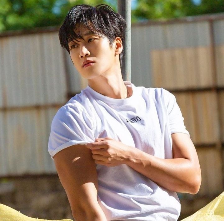 본인이 머리빨이 심하다는 배우 안보현 | 인스티즈