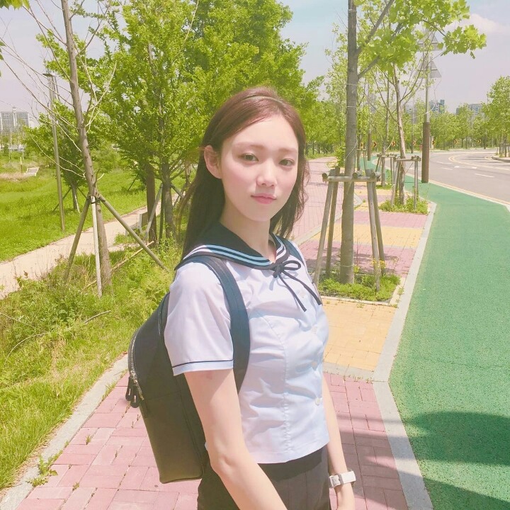 교복 입은 이성경 | 인스티즈