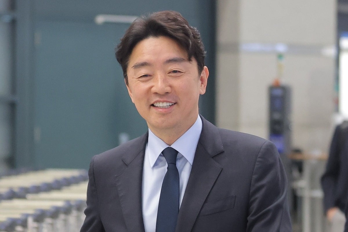 '이상한 비서실장' 강훈식 | 인스티즈
