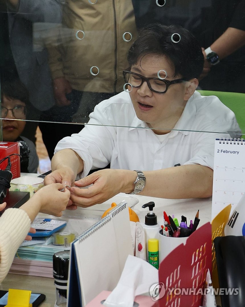 한동훈 "조국, 결국 날 피해 부산에서 도망".. 혁신당 "자의식 과잉, 건강한 삶 찾자" | 인스티즈
