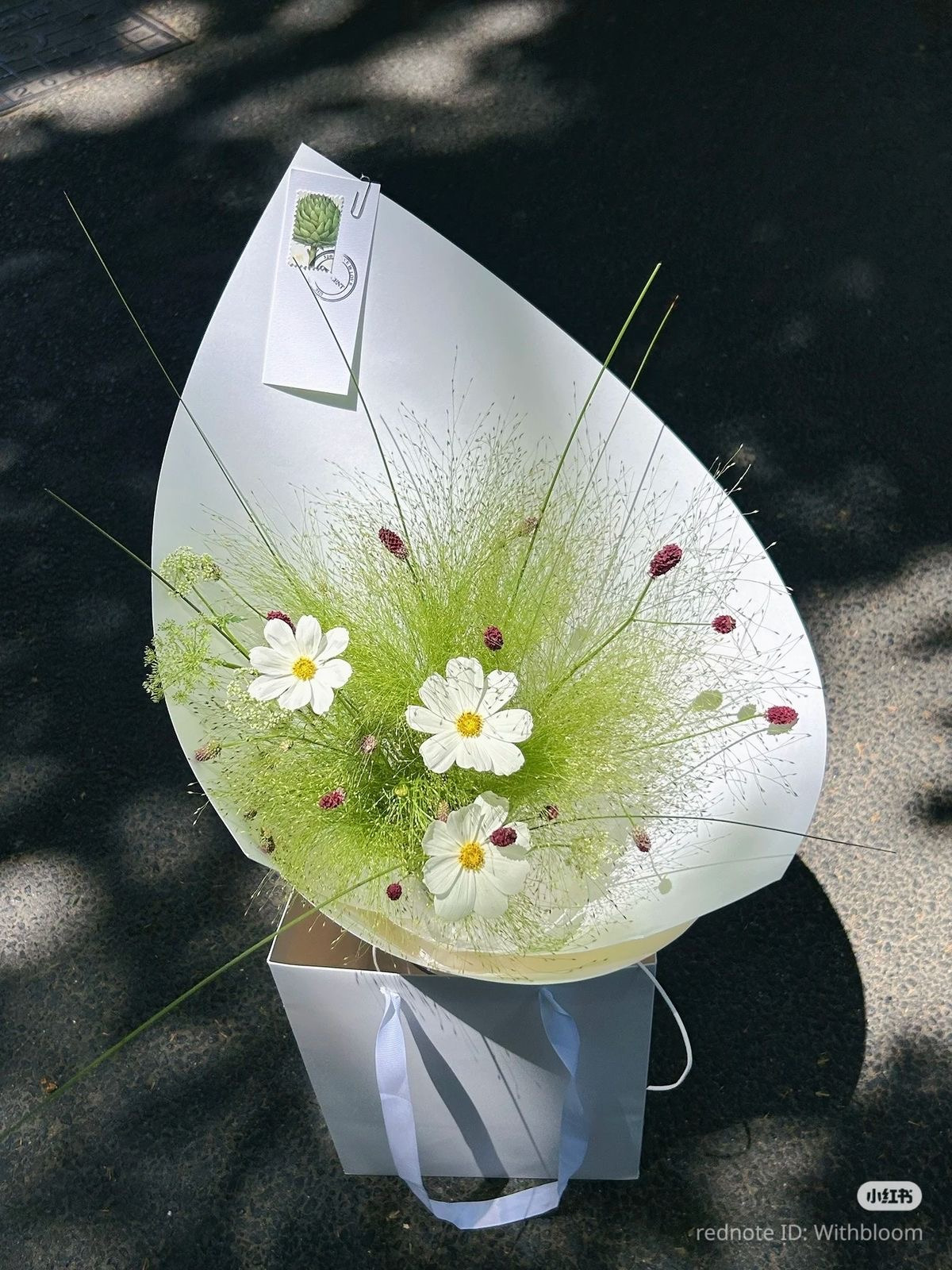 🙋: 싼티 안 나는 걸로 주세요... 주문하신 꽃다발 나왔습니다 💐🪻 | 인스티즈