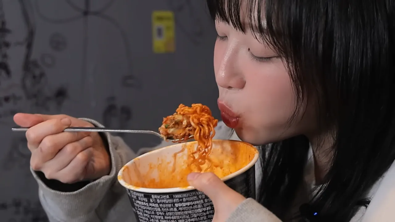 통대창 4m 먹방하는 쯔양 | 인스티즈